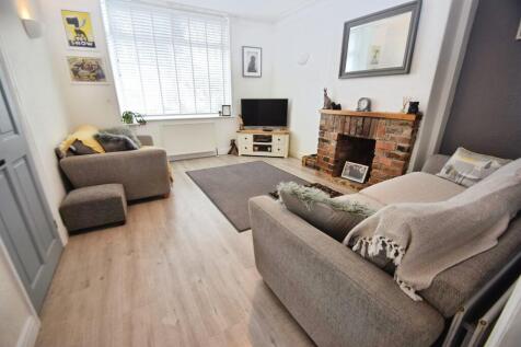 Rylands Avenue, Gilstead photo 5