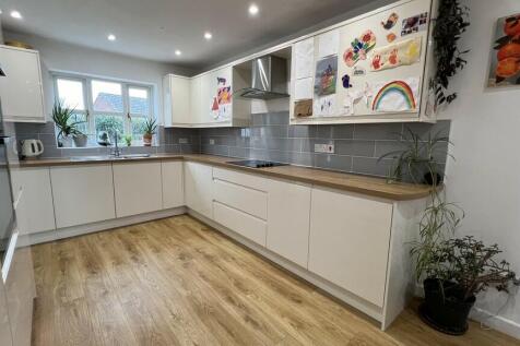 Kitchen/dining ro...