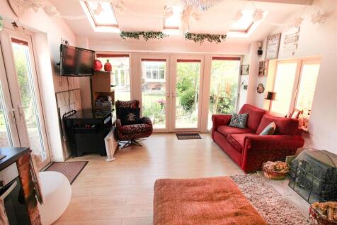 GARDEN STUDIO ROOM