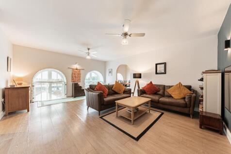 Living Room (1)
