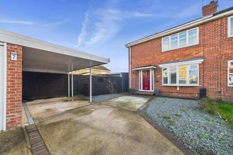 Brough, HU15 - property photo