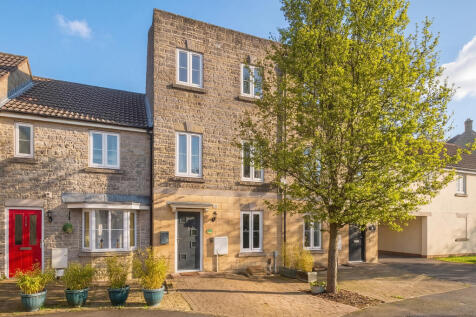 4 Bedroom Town House for Sale