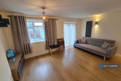 Lounge/Main Reception Room
