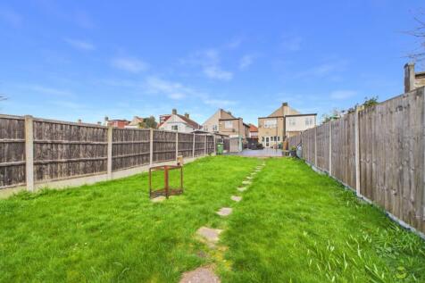 Presented by Clinton at EweMove Bexleyheath and Da