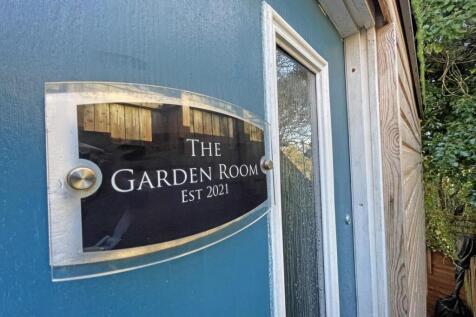 Lady Fern Road 35 - Garden Cinema Room 1.jpg