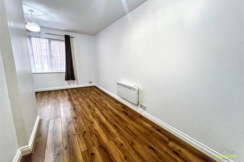 Lowry Crescent, Mitcham photo 5