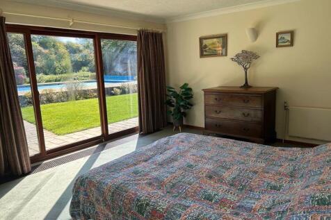 Ground floor bedroom