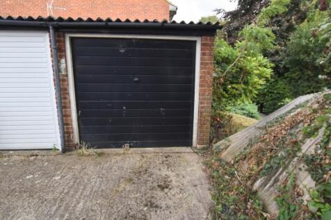 39 Carroll Close garage