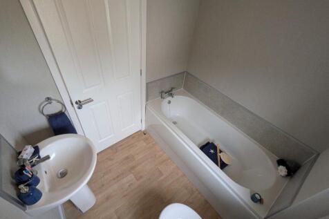 39 Ecs Omar Westbury Bathroom