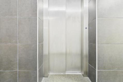 CAM03729G0-PR0176-STILL011