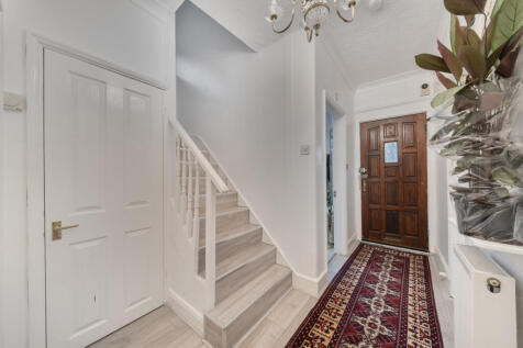 1355908-3-68cc3ee...