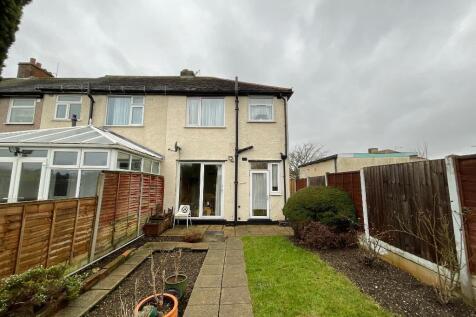 REAR GARDEN approx 70ft