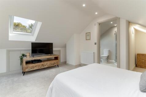 Master Bedroom - B.jpg