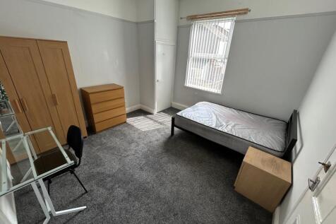3 Bed - Chetwynd Street, Aigburth, L1 photo 4