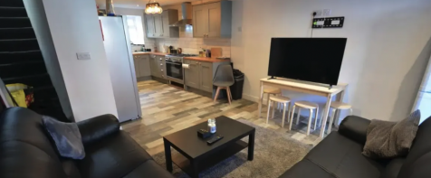 6-bed house on Royal Park Avenue, Hyde Park, Leeds, £3,770/mo