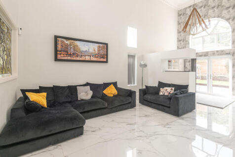 67 - 10 Bradfield...