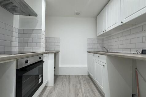 Clarendon Road, Southsea photo 3