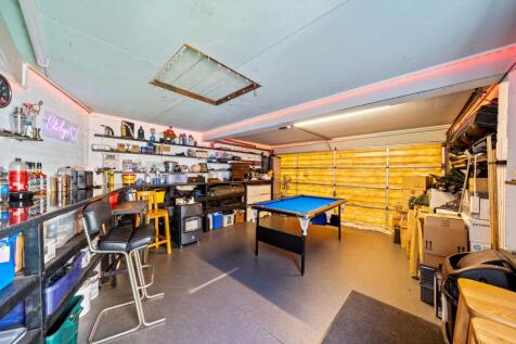 Games Room/ Garage