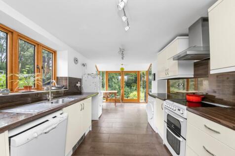 OPEN PLAN DINING KITCHEN