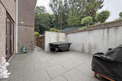 Rochford Crescent 26 - Patio.jpg