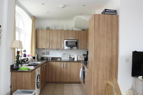 KITCHEN.JPG