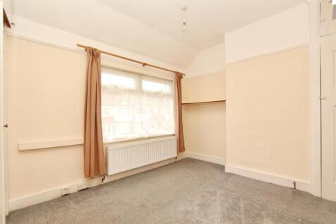 Coombe Road, N22