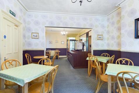 CAM04201G0-PR0017-STILL003