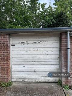 Garage. 