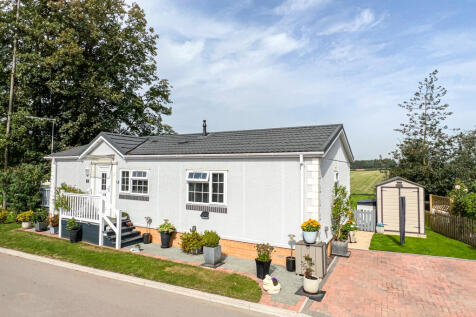 31 Tower Court - front (2)