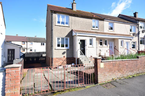 3 bed end-terraced house for sale Carrick Crescen