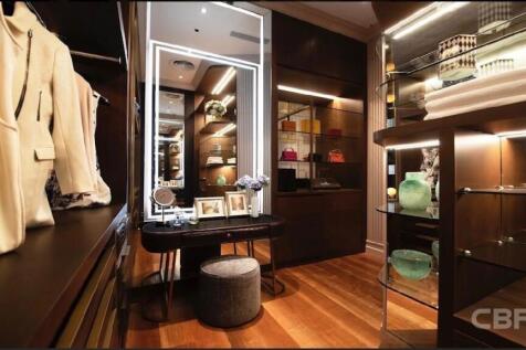 The Residences at Mandarin Oriental, Bangkok - Walk-in Closet