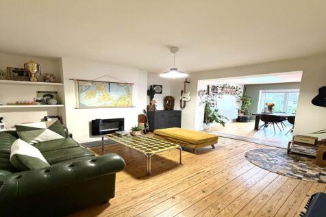 Oaklands Road , ,  photo 5