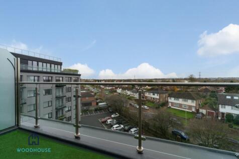 Park Avenue, Bushey, Hertfordshire photo 3