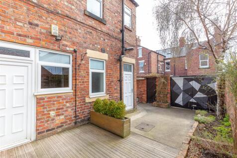 Shared Rear Yard