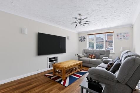 LIVING ROOM .jpg