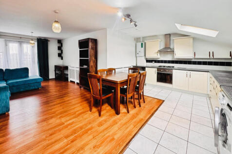 Roberts Place, DAGENHAM, RM10 8SN photo 4