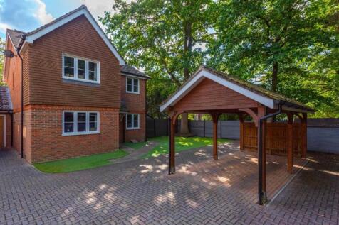 Farnborough, GU14 - property photo