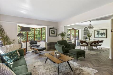 Sitting Room/Dining