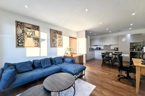 Open plan Lounge/kitchen/dining area