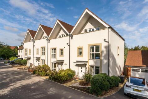 66 Langmore Lane-23.jpg