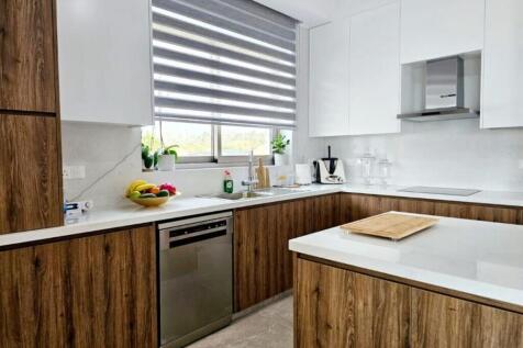 4 Bedroom Bungalow f