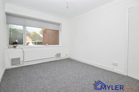 Highfield Road, WIDNES, WA8 photo 4