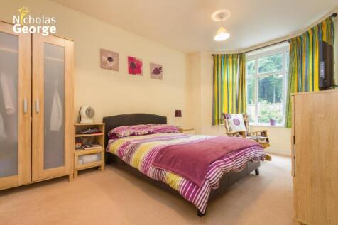 church rd 83 flat 7 bed2.jpg