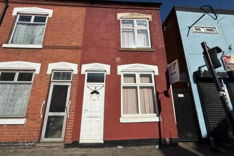 Three Bedroom Terraced House on Kensington Street