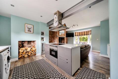 Kitchen (3).jpg