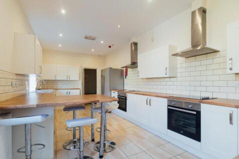10-bed house on Ashby Road, Loughborough, £4,500/mo
