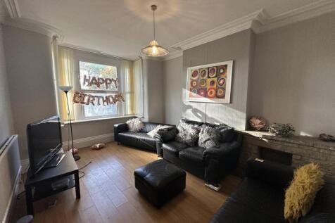 Birchfields Road, Longsight, £132pppw photo 3