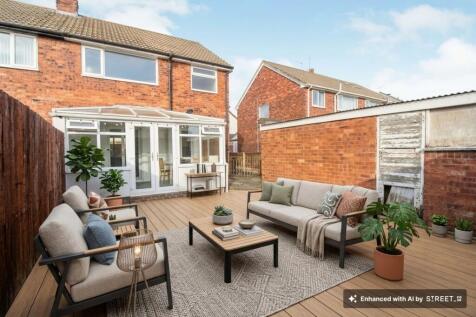 REAR GARDEN (DIGITALLY FURNISHED)