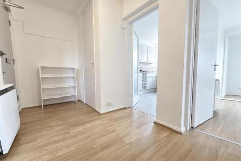 Ridgeon Court, N22 photo 3