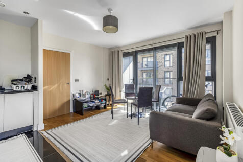 Manor House, N4